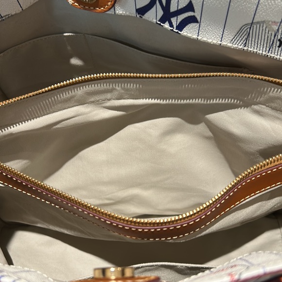 NWT Authentic Yankees Tammy Tote - Picture 10 of 13